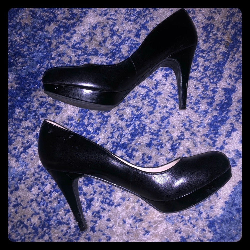 Marc Fisher black pump